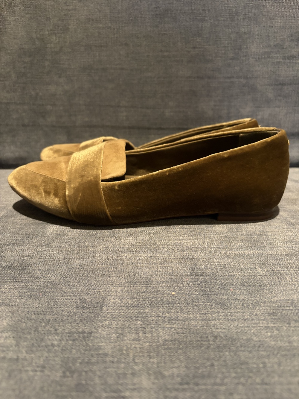 Birdies Olive Green Velvet Loafers in Like New Condition- Fall Staple -Sz 7.5